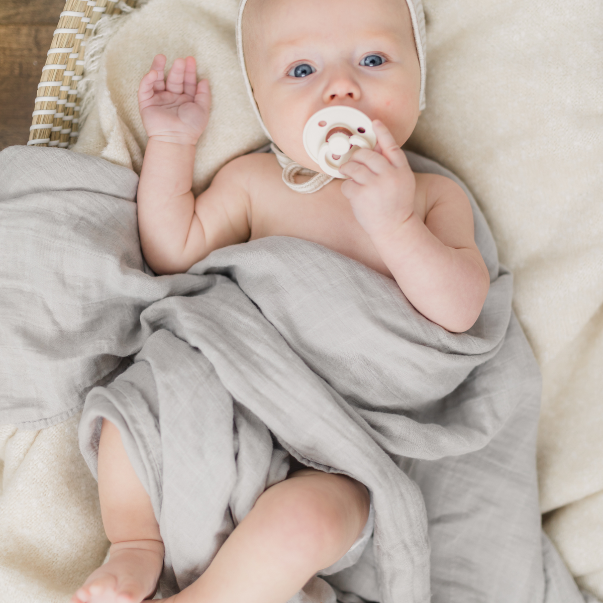 Bamboo Muslin Swaddle Blanket (Light Grey)