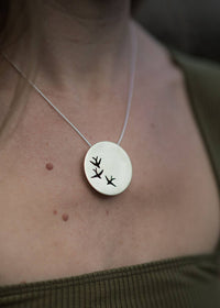 3 birds cutout hollow brass necklace